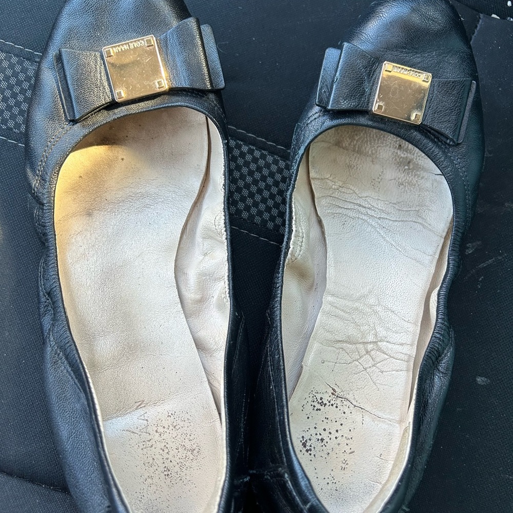 Well worn shoes - Picture 2 of 4